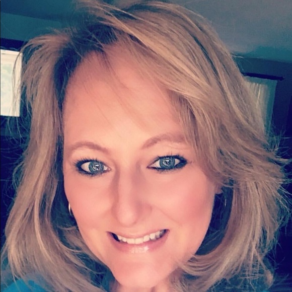 Meet your Posher, Kris - Picture 1 of 1